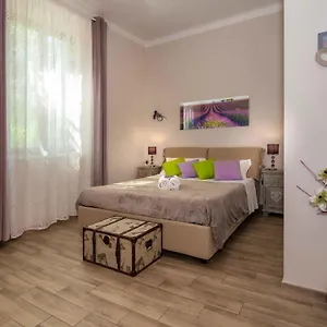  Guest house A Due Passi Dalla Torre Italy